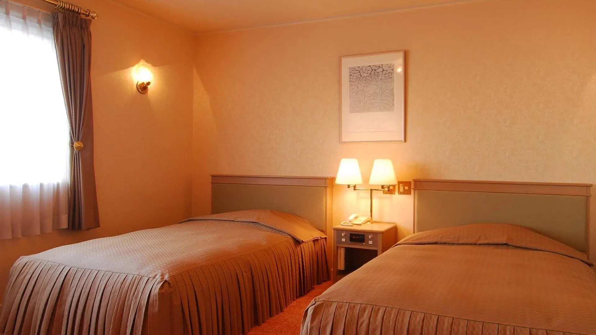 Hanabishi Hotel Hakodate 4*,