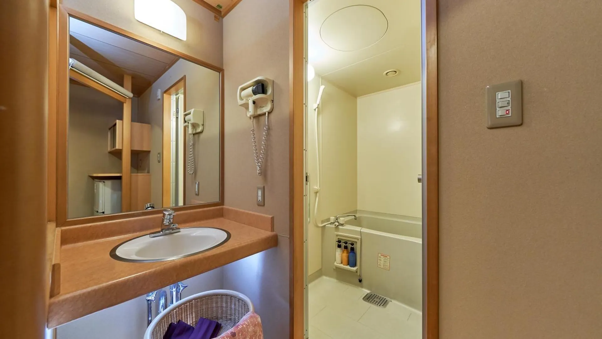 Hanabishi Hotel Hakodate Ryokan